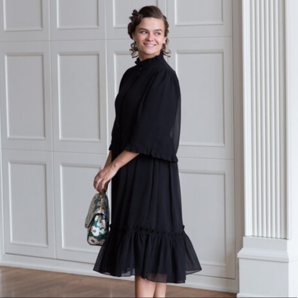 Dainty Jewell’s Black Dress - Picture 2 of 2